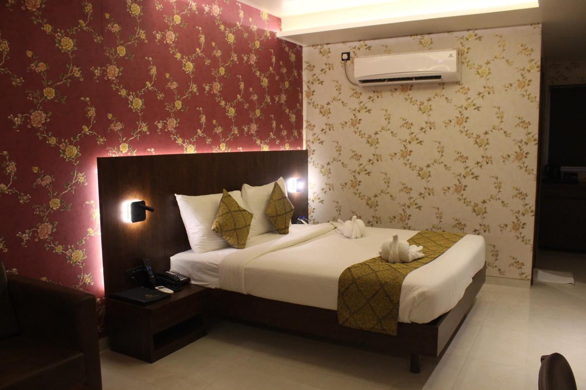 Hotel Madhuban Silvassa Exterior foto